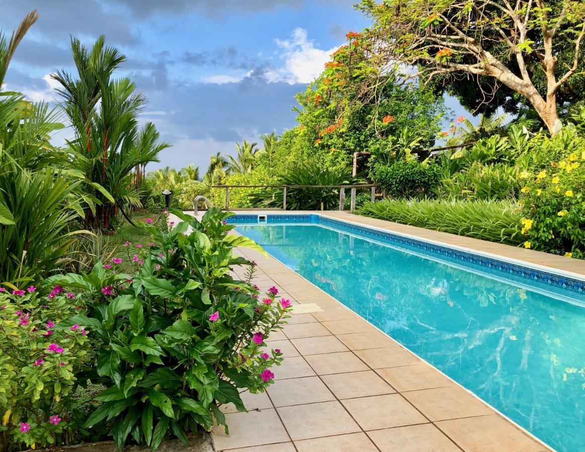 לאמבאסה Palmlea Farms Lodge & Bures - Villas מראה חיצוני תמונה
